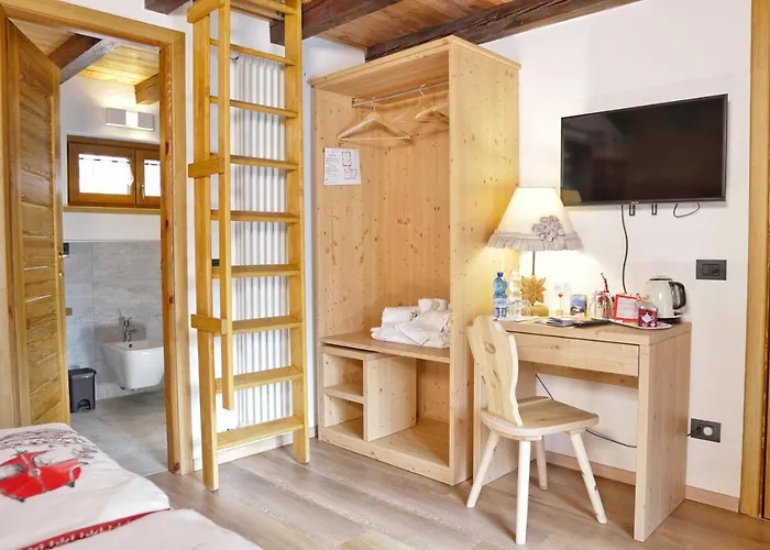 Fohre1748 בית הארחה Gressoney-la-Trinité